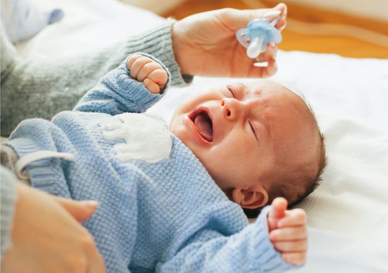 Schreibaby und Mutter