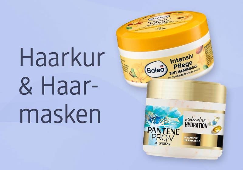 Auf hellblauem Hintergrund links der Text „Haarkur & Haarmasken“, rechts zwei Haarmaskenverpackungen: oben gelb-weißes rundes Dose mit Marke „Balea“ und Schrift „Intensiv Pflege 3in1 Haarmaske“, unten weiße und goldene Dose mit Marke „Pantene Pro‑V“ und Schrift „molecular HYDRATION intensive HAARMASKE“