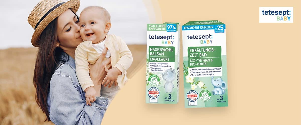 Zwei Produktverpackungen von tetesept BABY, links Nasenwohl Balsam Engelwurz mit grünem Etikett und einem Tiermotiv, rechts Erkältungszeit Bad mit grünem Etikett und einem Elefantenmotiv, beide ab 3 Monaten geeignet, im Hintergrund das tetesept BABY Logo