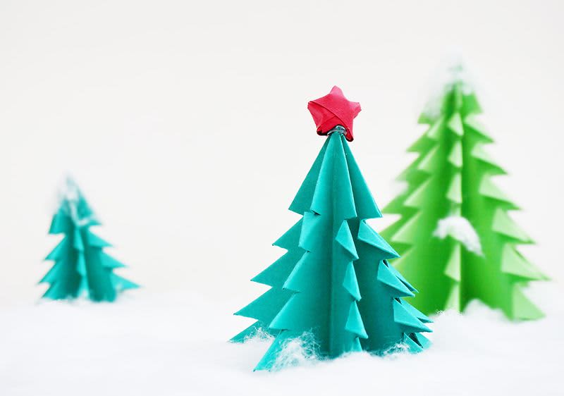 Tannenbäume aus Papier falten
