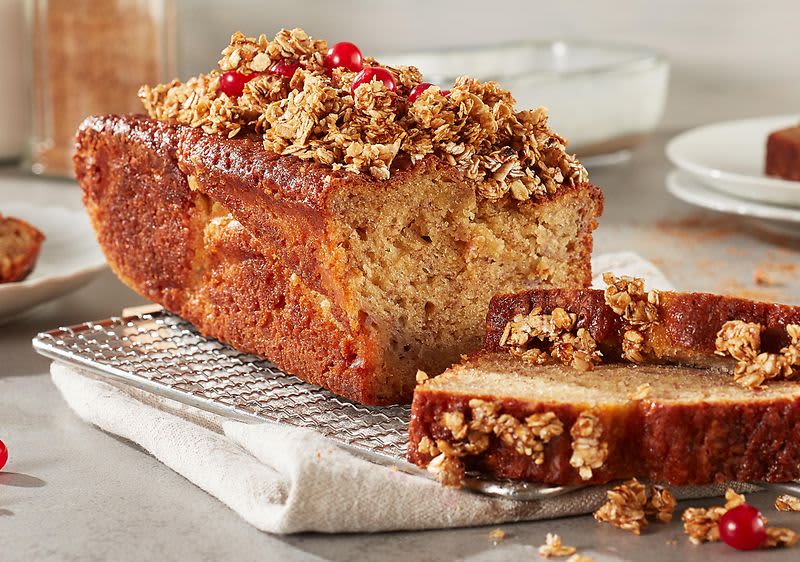 Veganes Bananenbrot mit Crunchy Haferflocken Topping