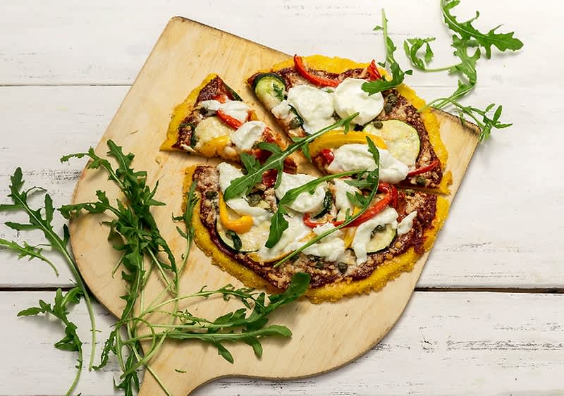Pizza mit Leinsamen und Zucchini