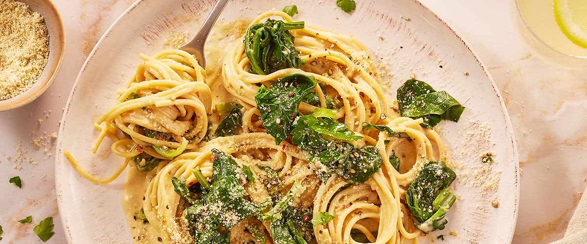 Spaghetti Cashew Carbonara mit Spinat