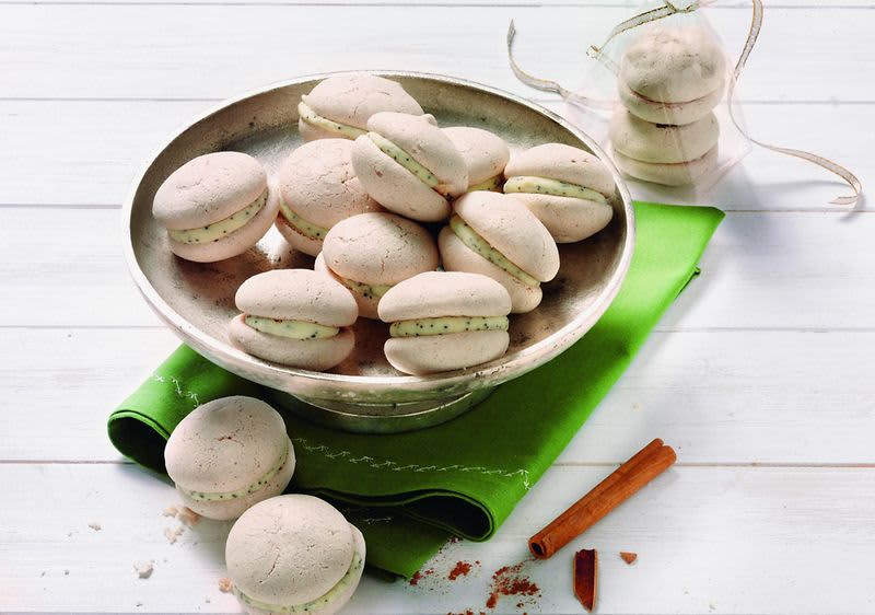 Vegane Macarons mit Zimt und Schoko-Mohn-Füllung