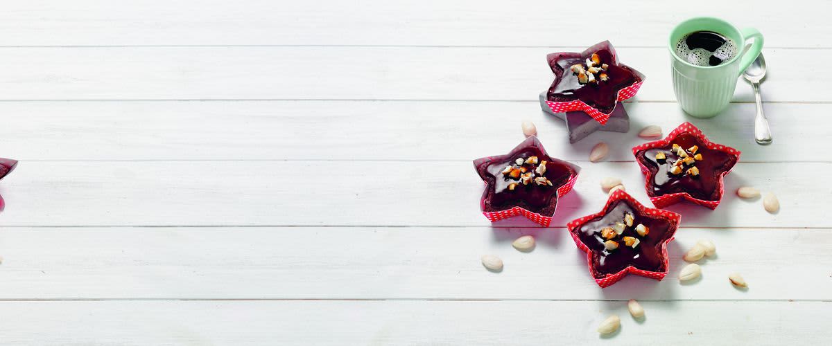 Vegane Browniesterne mit gebrannten Mandeln