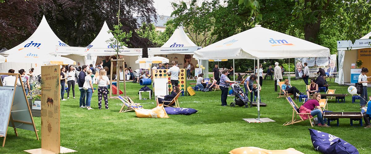 dm-Zelte beim Verfassungsfest 2019