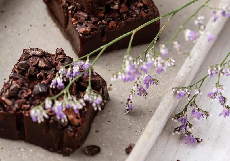 Vegane Pralinen mit Schoko und Erdnuss