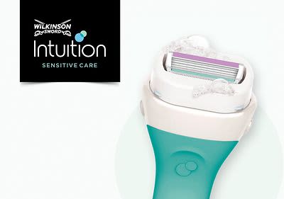 Die Wilkinson Intuition Sensitive Rasierer rasieren und schäumen in einem.