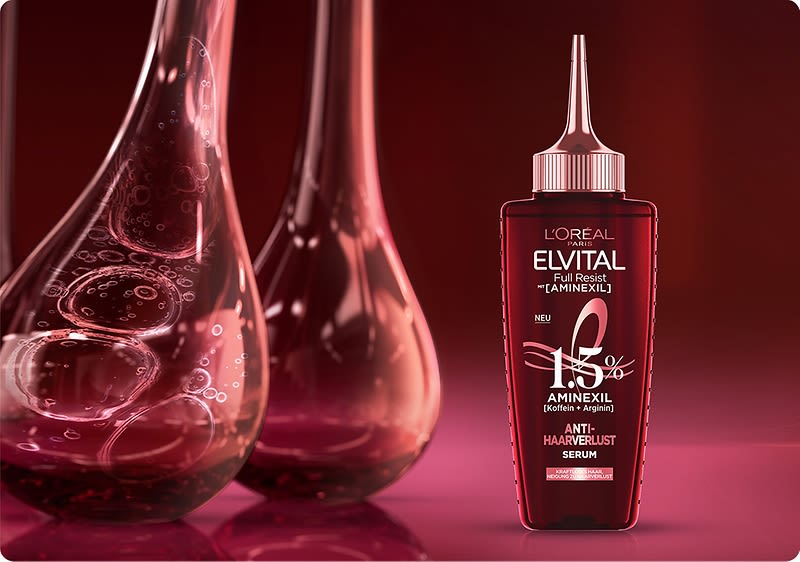 Das Elvital Full Resist Anti-Haarverlust Serum revitalisiert das Haar an den Haarwurzeln.