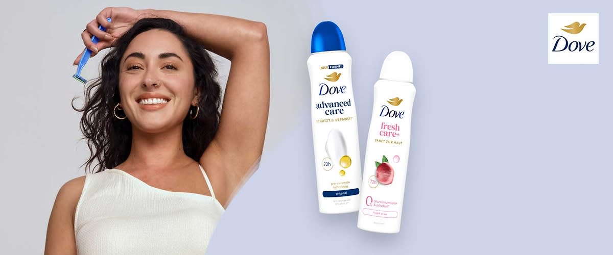 Zwei Dove Deosprays in weißer Sprühflasche nebeneinander, links „Dove advanced care“ mit blauem Deckel und Aufschrift „72h“, rechts „Dove fresh care+“ mit weißem Deckel und Pfirsichabbildung sowie Dove-Logo oben rechts