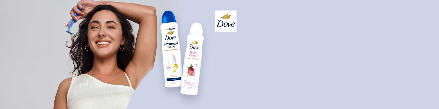 Zwei Dove Deosprays in weißer Sprühflasche nebeneinander, links „Dove advanced care“ mit blauem Deckel und Aufschrift „72h“, rechts „Dove fresh care+“ mit weißem Deckel und Pfirsichabbildung sowie Dove-Logo oben rechts