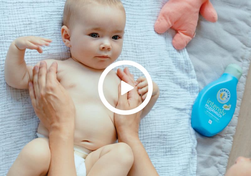 Die PENATEN Intensiv Linie ist sanft zur zarten Babyhaut und so vielseitig wie ein Tag mit Ihrem Baby.