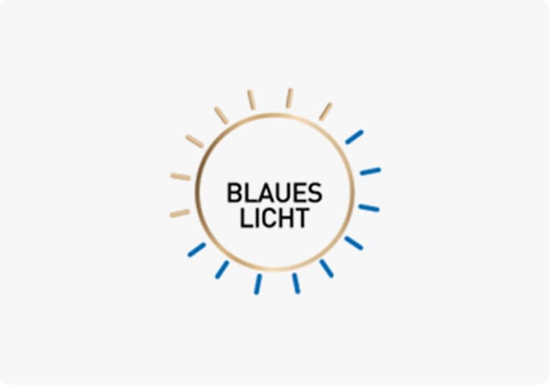 Die klimabeständige Technologie von Max Factor Facefinity schützt vor blauem Licht.