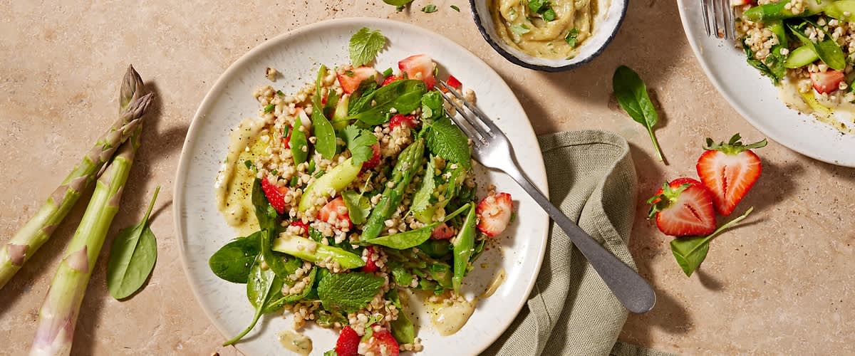 Buchweizensalat mit Kräuter-Cashew-Dipp