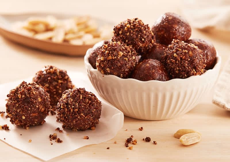 Erdnuss-Schoko-Energyballs