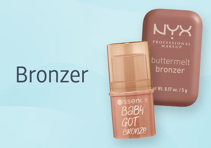 Zwei Bronzer-Produkte auf blauem Hintergrund