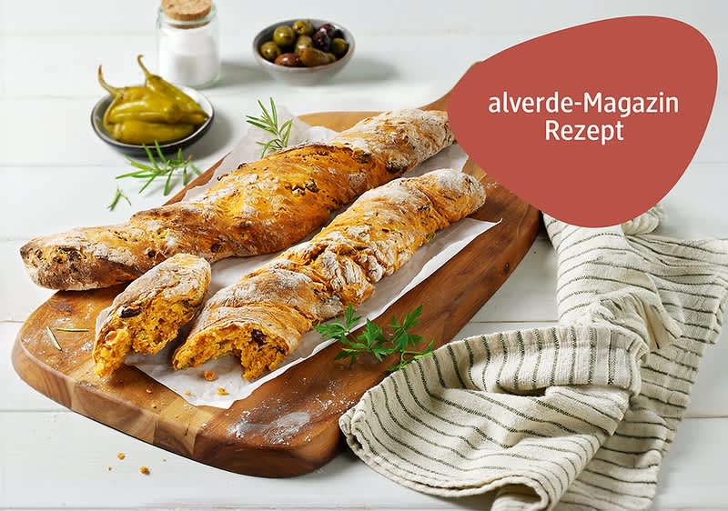 Tomaten-Wurzelbrot mit Oliven