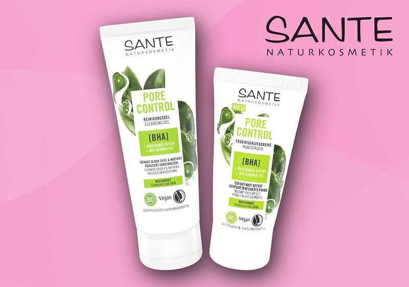 Zwei weiße Tuben mit grünen Blättern und der Aufschrift „SANTE Pore Control Reinigungsgel [BHA]“ und „SANTE Pore Control Feuchtigkeitscreme [BHA]“ auf rosa Hintergrund, oben rechts das Logo von SANTE Naturkosmetik