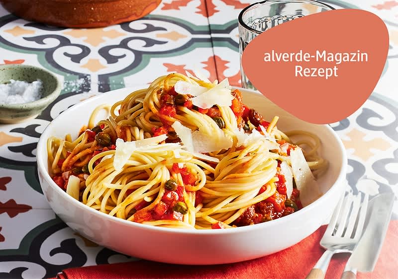 Rezeptbild für Spaghetti mit Paprikasauca, Kapern und Rosinen
