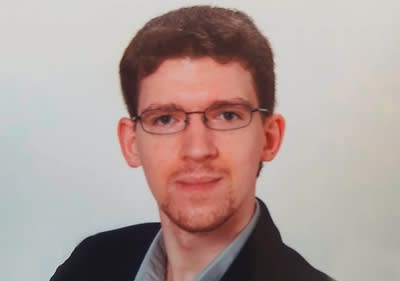 Daniel Banković schaut in die Kamera