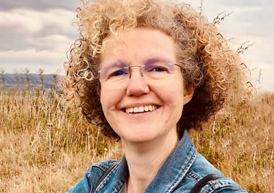 Stephanie Heinen lächelt in die Kamera