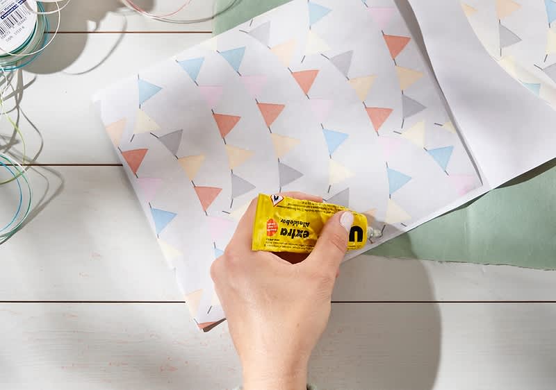 Geschenke verpacken in Pyramidenform Schritt 2