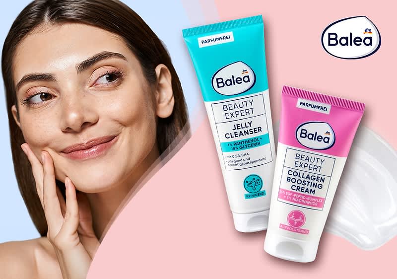 Porträt einer lächelnden Frau, daneben zwei Balea Beauty Expert Produkte: türkisfarbene Tube „Jelly Cleanser“ und rosafarbene Tube „Collagen Boosting Cream“, beide mit Hinweis „parfümfrei“ und aufgelegter weißer Cremespur