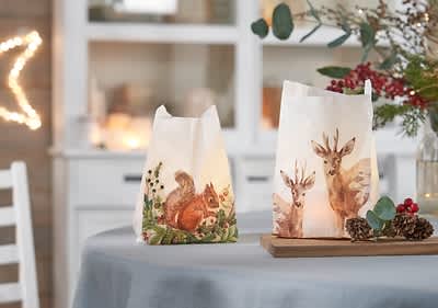 Windlichter aus Butterbrottüten und Servietten basteln