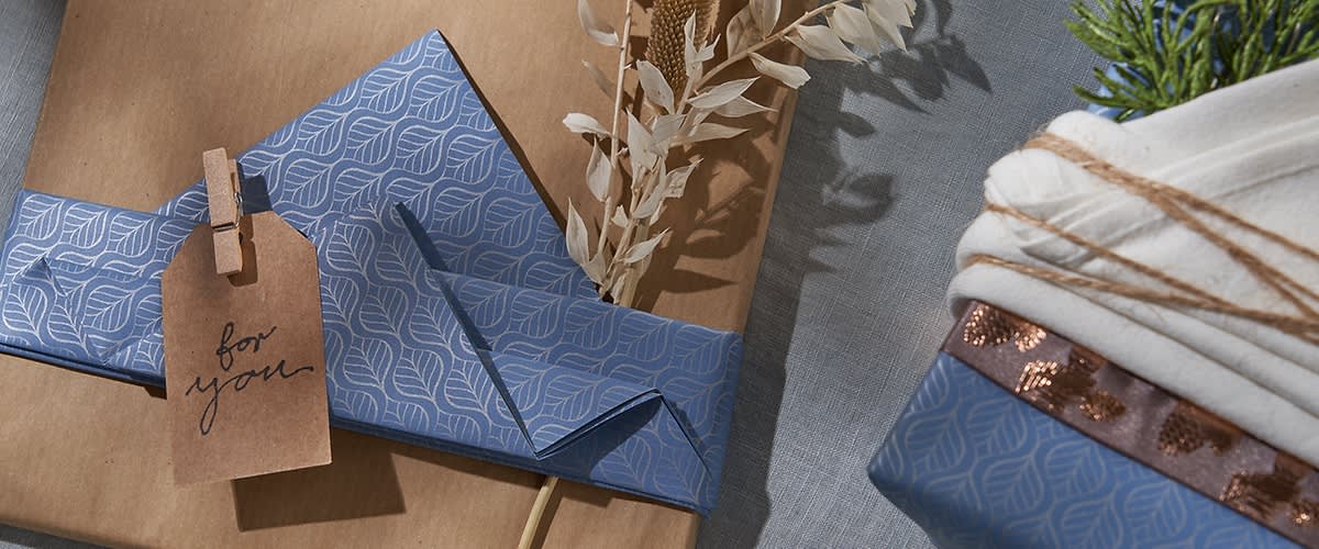 Geschenke mit Papierfalttechnik verpacken