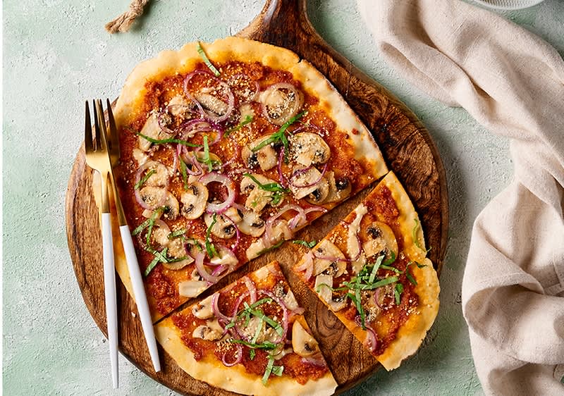 Veganer Flammkuchen mit Gemüse