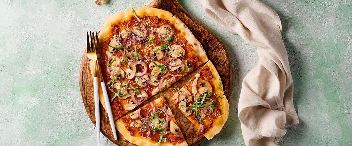 Veganer Flammkuchen mit Gemüse