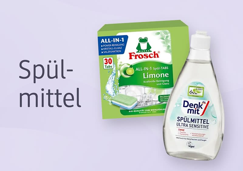 Links der Schriftzug „Spülmittel“, rechts eine Packung Frosch All-in-1 Spül-Tabs Limone mit grünem Design und eine Flasche Denk mit Spülmittel Ultra Sensitive