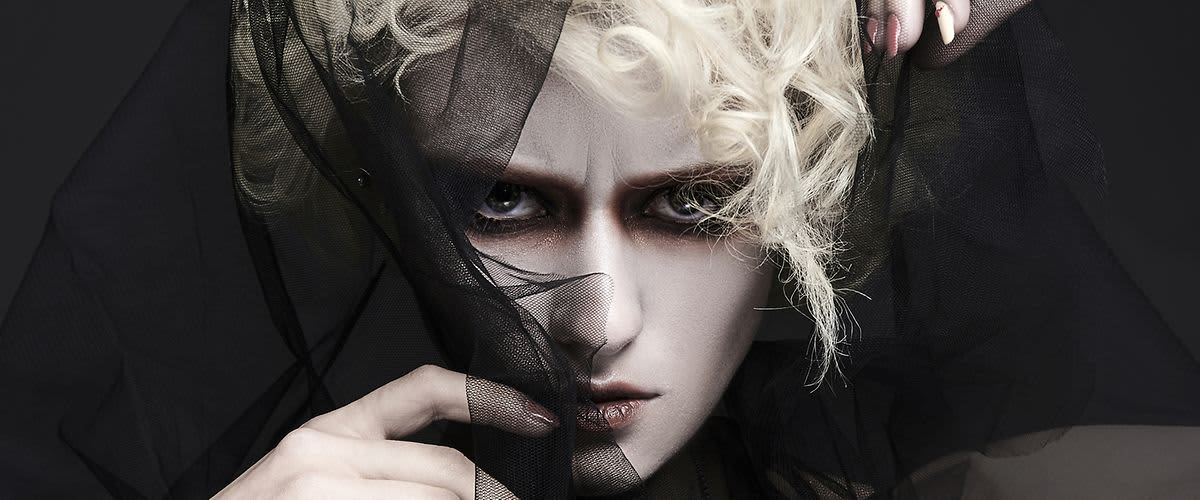 Dark Lady Make-up