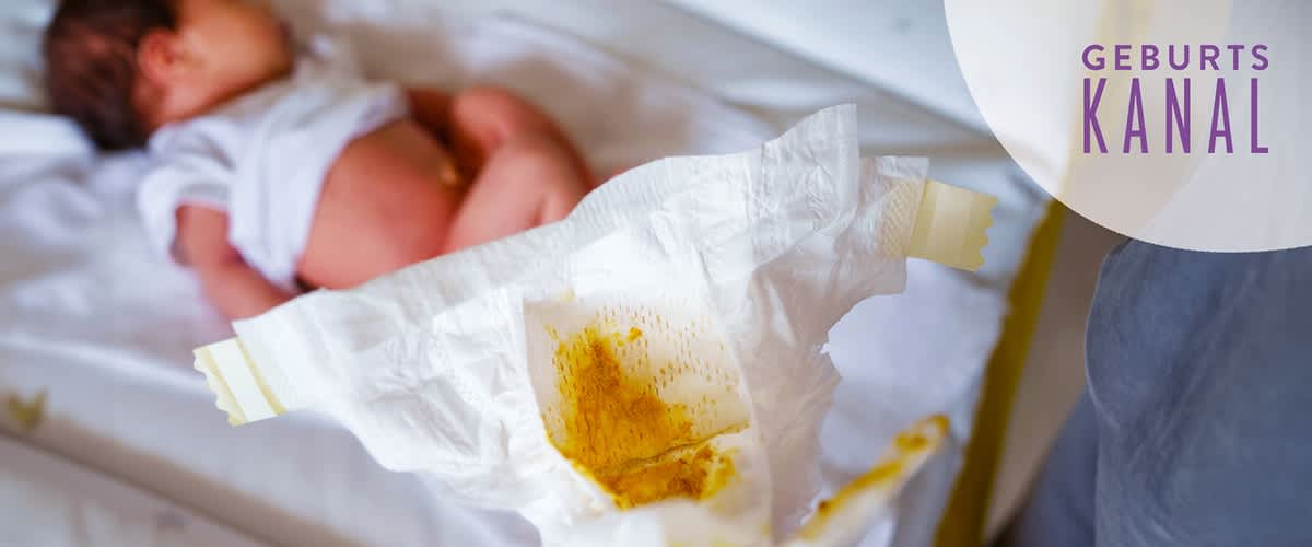 Baby und offene Windel
