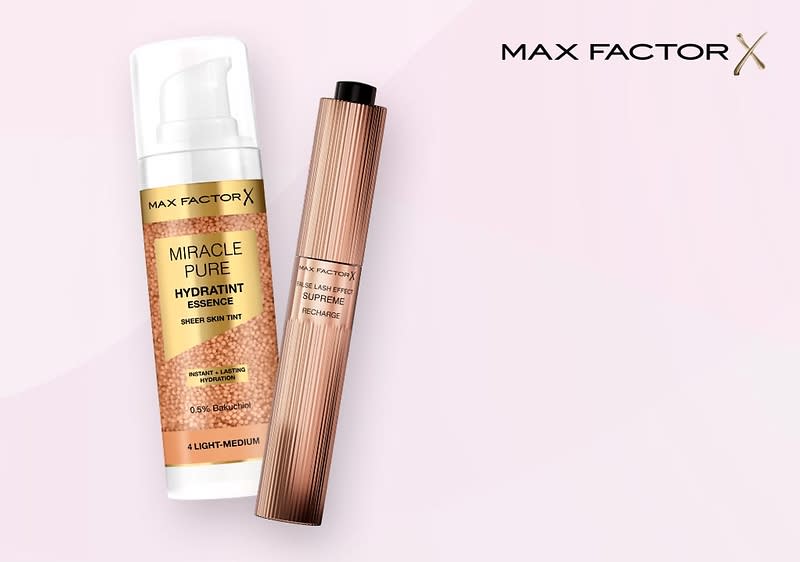 Zwei Max Factor Kosmetikprodukte auf rosa Hintergrund und sechs Models