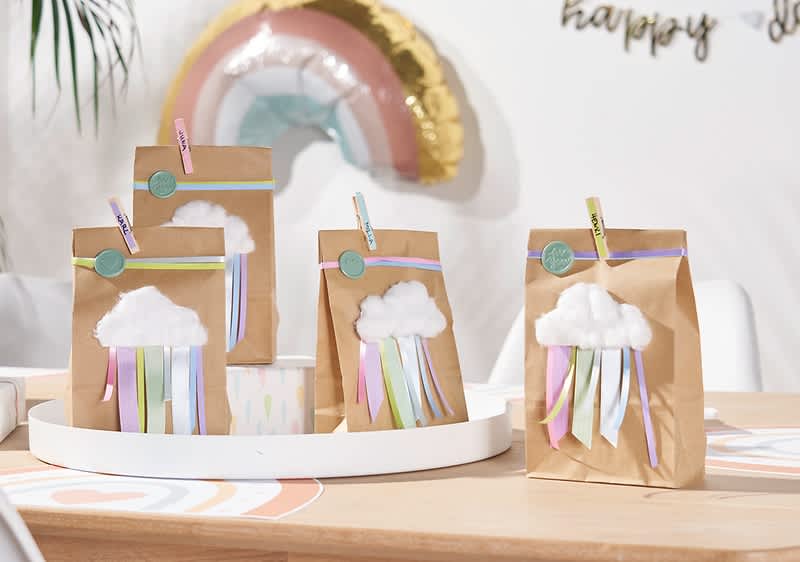 Regenbogen Geschenktüte für den Kindergeburtstag