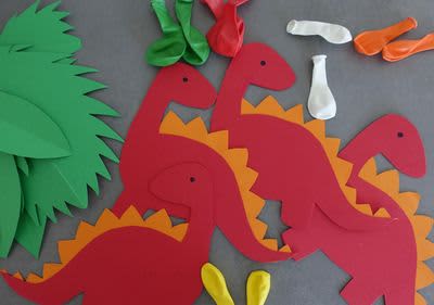 Dekoration für Dino Party