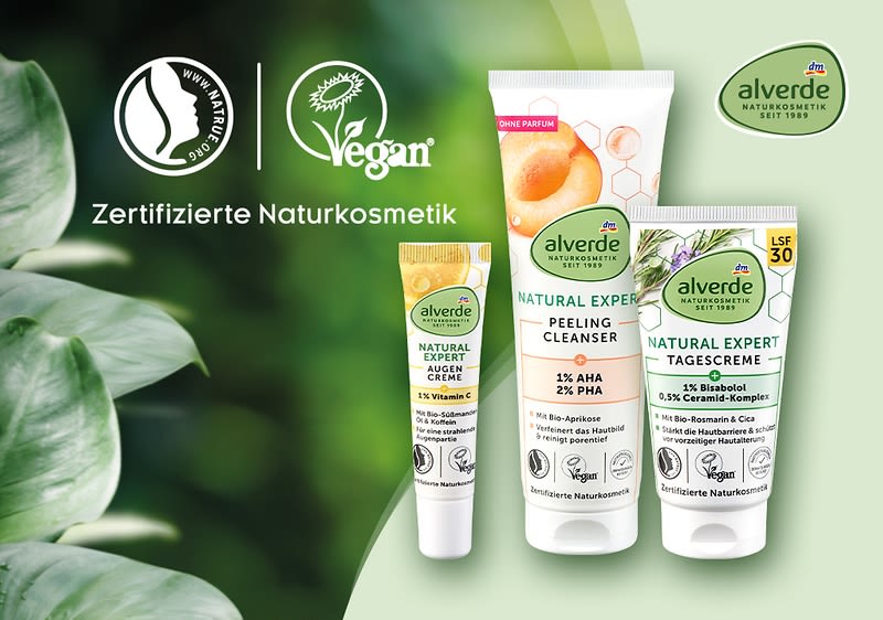 Alverde Naturkosmetik-Produkte vor grünem Hintergrund