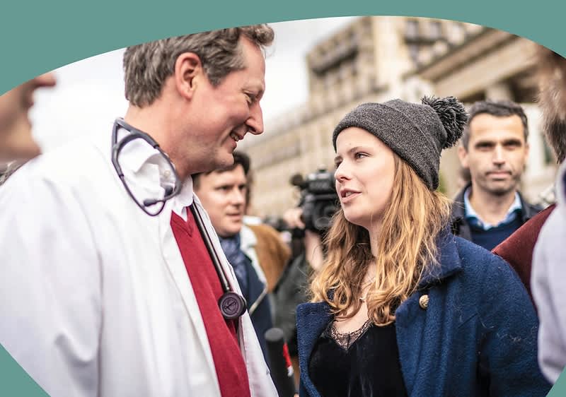 Eckart von Hirschhausen mit einer Frau