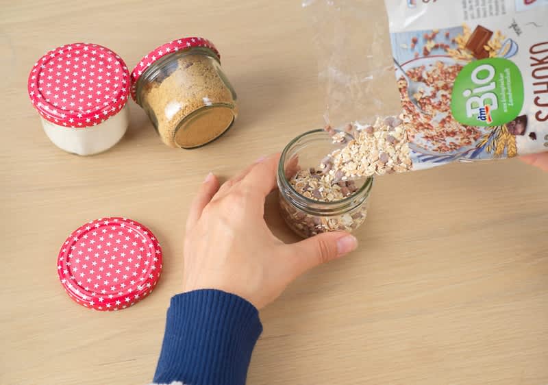 Backmischung: Kleine Weihnachtsmänner
