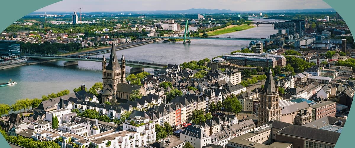 Stadt aus der Vogelperspektive fotografiert
