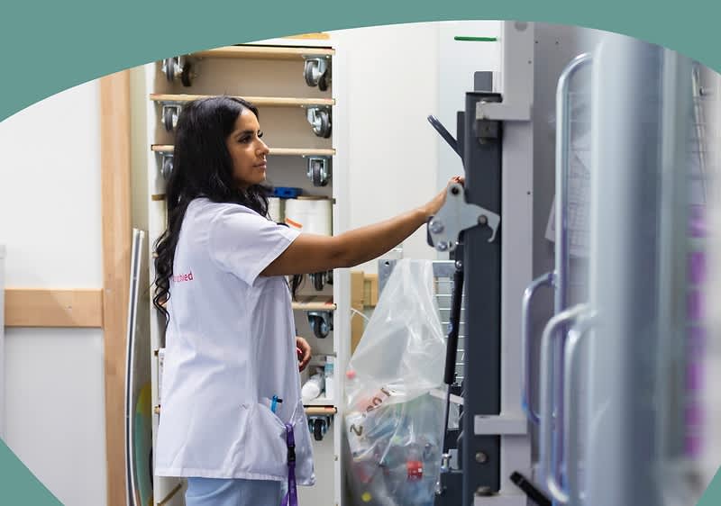 Foto von dm-Kollegin