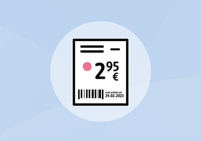 Ein Preisschild mit der Aufschrift „2,95 €“, einem Barcode und dem Datum „29.02.2023“ auf einem blauen Hintergrund