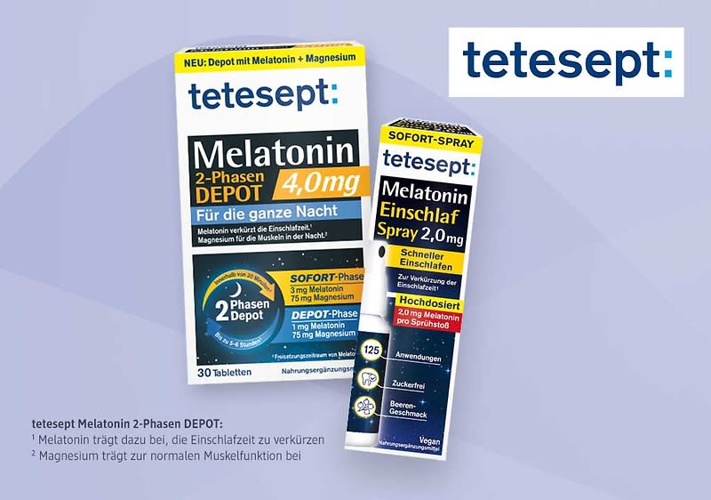 Zwei Produktpackungen von tetesept vor hellviolettem Hintergrund: links eine weiße Schachtel „tetesept Melatonin 2-Phasen Depot 4,0 mg Für die ganze Nacht“ mit Zusatztexten zu 2-Phasen-Depot und 30 Tabletten, rechts eine weiße und gelbe Schachtel „tetesept Magnesium 500 Nacht“ mit großem blauen „Mg“-Symbol, Hinweis „Für entspannte Muskeln im Schlaf“ und Angaben zur Wirkweise sowie dem tetesept-Logo oben rechts