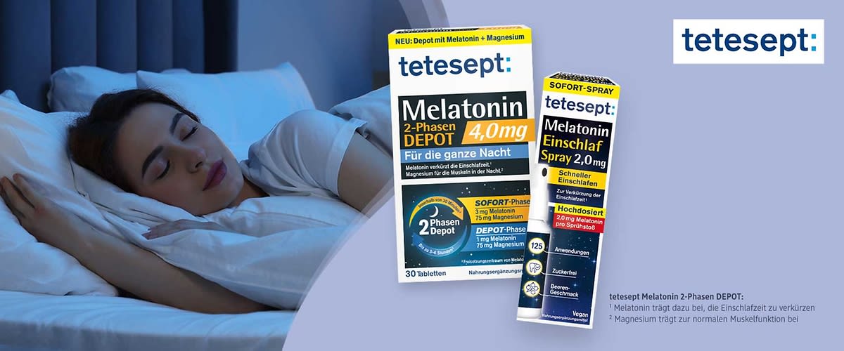 Zwei Produktpackungen von tetesept vor hellviolettem Hintergrund: links eine weiße Schachtel „tetesept Melatonin 2-Phasen Depot 4,0 mg Für die ganze Nacht“ mit Zusatztexten zu 2-Phasen-Depot und 30 Tabletten, rechts eine weiße und gelbe Schachtel „tetesept Magnesium 500 Nacht“ mit großem blauen „Mg“-Symbol, Hinweis „Für entspannte Muskeln im Schlaf“ und Angaben zur Wirkweise sowie dem tetesept-Logo oben rechts