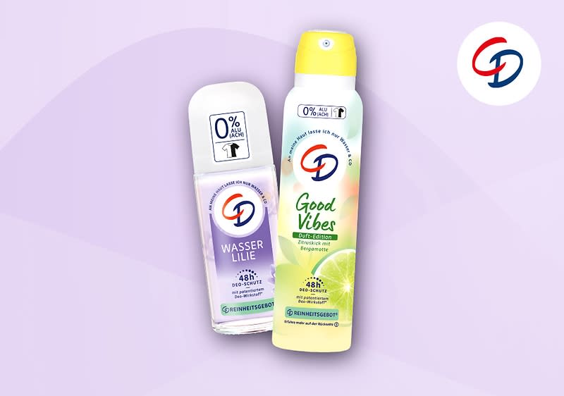 Zwei Produktverpackungen von CD auf einem hellvioletten Hintergrund, links ein Glasflakon mit der Aufschrift „Wasserlilie“ und rechts eine gelbe Sprühflasche mit der Aufschrift „Good Vibes“