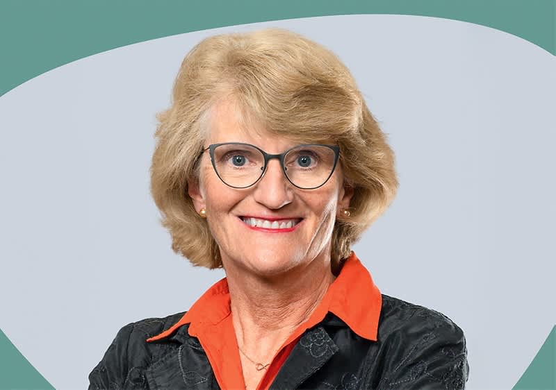 Frau mit blondem Haar