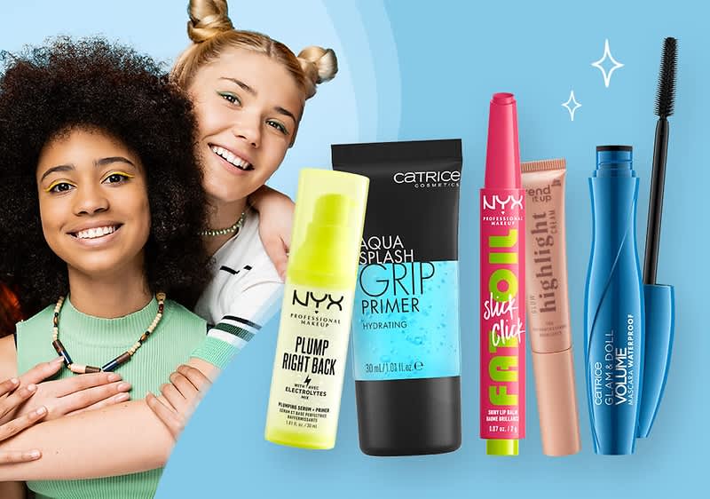 Vielfalt an Produkten und Mädchengruppe, die lächelt