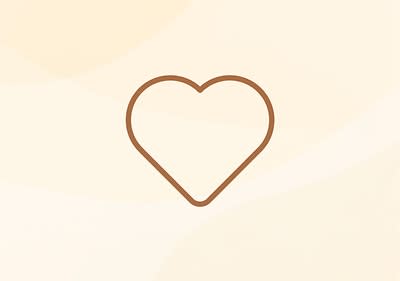 Braunes Herz auf beigem Hintergrund