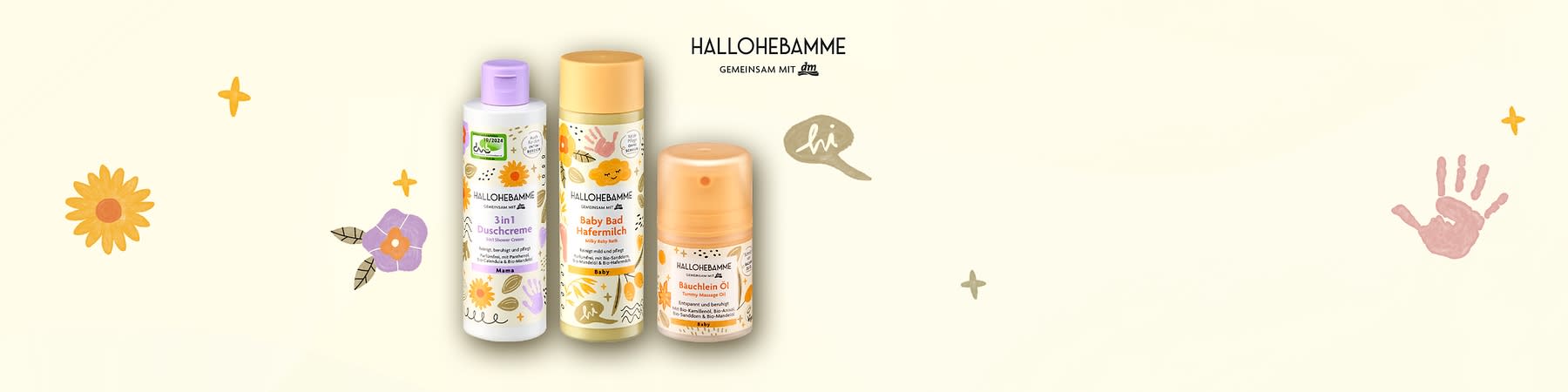 Drei Produkte der Marke „Hallohebamme“: links eine weiße Flasche mit lila Deckel und Aufschrift „3 in 1 Duschcreme“, Mitte eine gelb-weiße Flasche mit gelbem Deckel und Aufschrift „Baby Bad Hafermilch“, rechts ein kleines rundes Fläschchen mit orangem Deckel und Aufschrift „Bäuchlein Öl“
